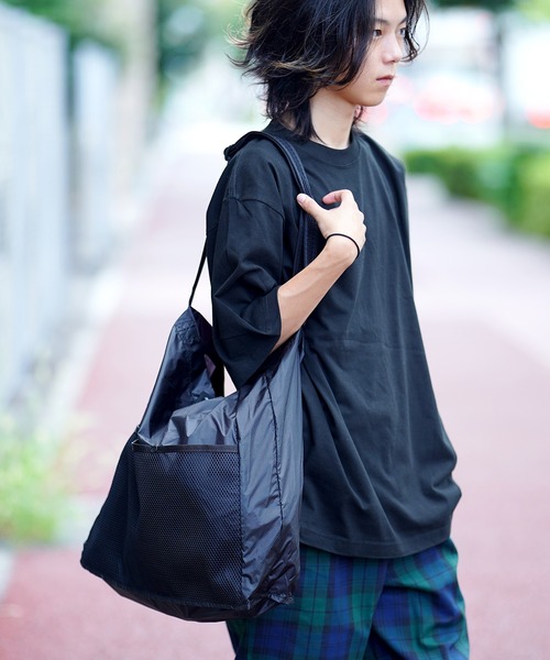 BURLAP OUTFITTER（バーラップアウトフィッター）の「BURLAP OUTFITTER バーラップアウトフィッターFOLDING SHOULDER TOTE（ショルダーバッグ・メンズ・ベージュ/ブラック・FREE）」の10枚目の写真