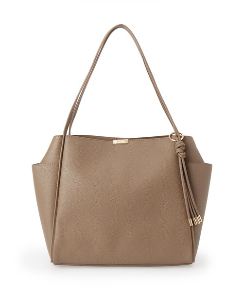 ITS'DEMO（イッツデモ）の「【通勤】タッセル付き変形A4トート（トートバッグ・レディース・ナチュラル/ブラック/ブラウン系/モスグリーン・00）」の12枚目の写真