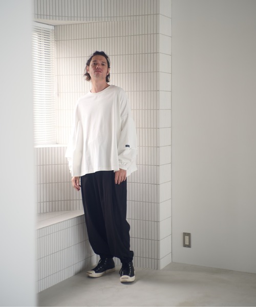 ADAM PATEK(アダムパテック)の「ADAMPATEK/wide boxcut layered long sleeve/ワイドボックスシルエットフェイクレイヤードロンT(Tシャツ/カットソー・メンズ・ブラック/ホワイト・1/2)」の8枚目の写真