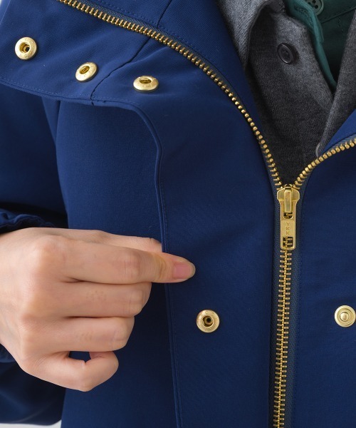 OMNES（オムネス）の「撥水加工マウンテンパーカーロングコート（テーラードジャケット・レディース・ベージュ/ネイビー/ブラック/カーキ・FREE）」の9枚目の写真