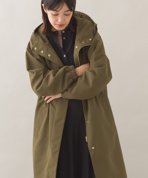 OMNES（オムネス）の「撥水加工マウンテンパーカーロングコート（テーラードジャケット・レディース・ベージュ/ネイビー/ブラック/カーキ・FREE）」の14枚目の写真