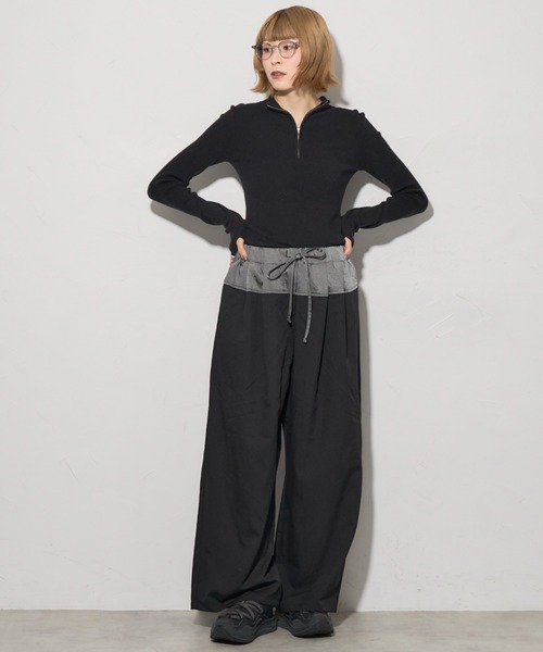 leimn(レイムン)の「サテン切り替えタックパンツ(その他パンツ・レディース・ブラック/ブラウン・M)」の4枚目の写真