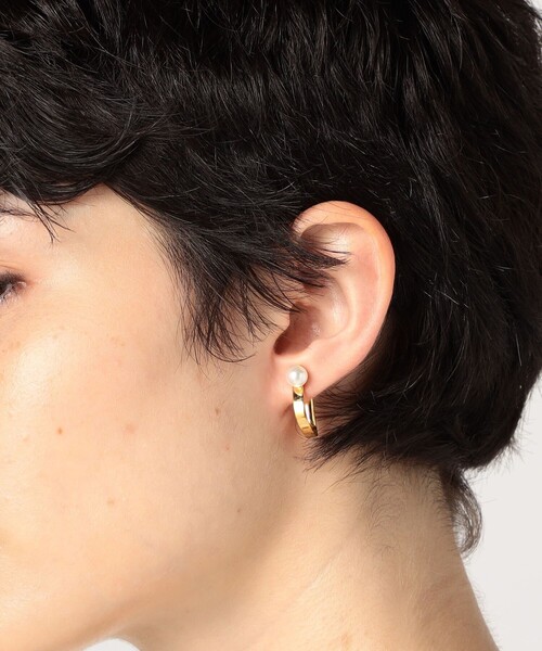 TOMORROWLAND （トゥモローランド）の「【別注】januka Pearl イヤリング（イヤリング・レディース・ゴールド系その他・FREE）」の2枚目の写真