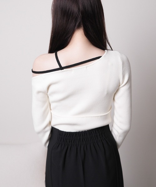 LIPSERVICE(リップサービス)の「アシメオフショルストラップニット(ニット/セーター・レディース・ベージュ/ブラック/アイボリー・FREE)」の14枚目の写真