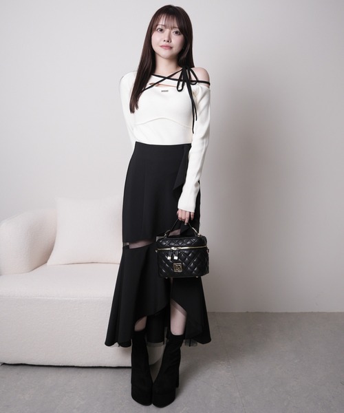 LIPSERVICE(リップサービス)の「アシメオフショルストラップニット(ニット/セーター・レディース・ベージュ/ブラック/アイボリー・FREE)」の19枚目の写真