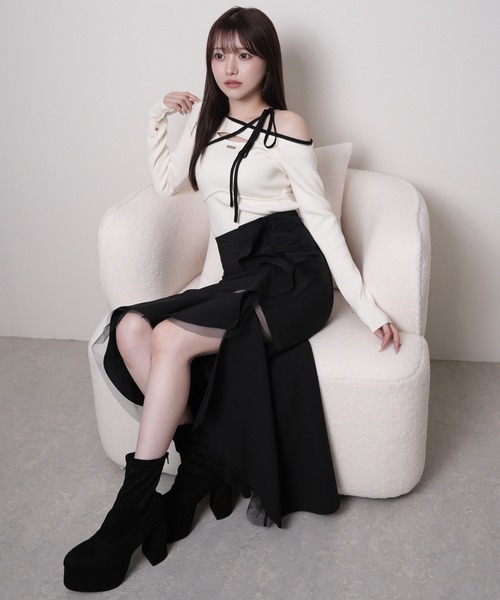 LIPSERVICE(リップサービス)の「アシメオフショルストラップニット(ニット/セーター・レディース・ベージュ/ブラック/アイボリー・FREE)」の17枚目の写真