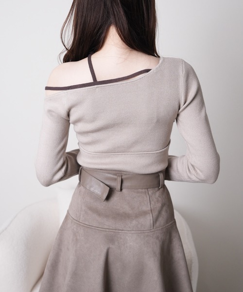 LIPSERVICE(リップサービス)の「アシメオフショルストラップニット(ニット/セーター・レディース・ベージュ/ブラック/アイボリー・FREE)」の20枚目の写真