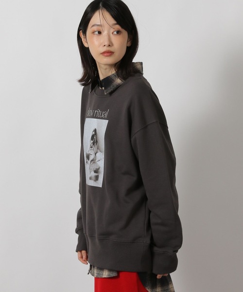 LAKOLE（ラコレ）の「アソートグラフィックスウェット / 606403（スウェット・レディース・グレー/オートミール/チャコール/パープル・FREE）」の11枚目の写真