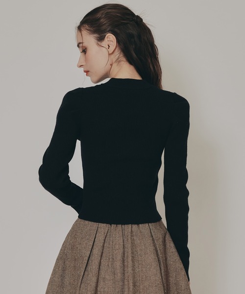 REDYAZEL（レディアゼル）の「パワショルボトルネックニットトップス（ニット/セーター・レディース・ブラック/ホワイト/レッド/ブラウン・FREE）」の15枚目の写真