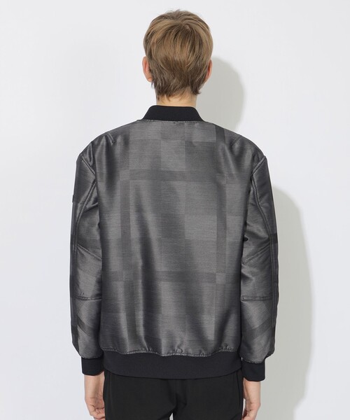 BLACK LABEL CRESTBRIDGE（ブラックレーベル・クレストブリッジ）の「【WEB限定】シャドーチェックパデッドMA-1（ブルゾン・メンズ・ネイビー/グレー系その他・M/L/XL）」の18枚目の写真