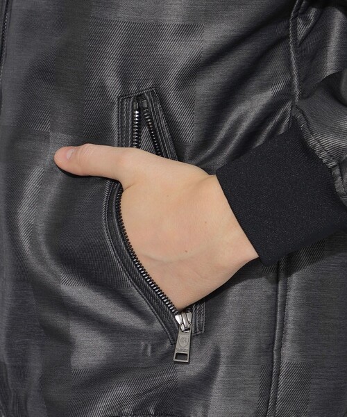 BLACK LABEL CRESTBRIDGE（ブラックレーベル・クレストブリッジ）の「【WEB限定】シャドーチェックパデッドMA-1（ブルゾン・メンズ・ネイビー/グレー系その他・M/L/XL）」の3枚目の写真