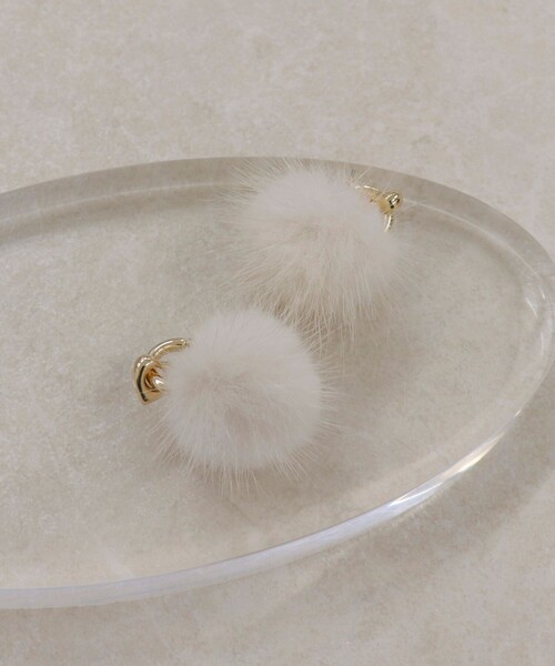 fredy emue（フレディエミュ）の「ミンクファーカスタムフープピアス（ピアス（両耳用）・レディース・アイボリー/ブラウン・FREE）」の6枚目の写真