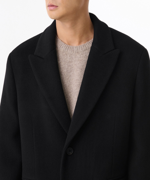 MUSINSA STANDARD（ムシンサスタンダード）の「カシミヤブレンドダディショルダーピークドシングルロングコート[ブラック]（チェスターコート・メンズ・その他・MEDIUM/LARGE/X-LARGE/XX-LARGE）」の4枚目の写真