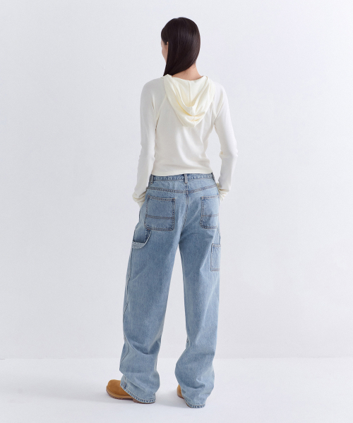MUSINSA STANDARD WOMAN（ムシンサスタンダードウーマン）の「ウィメンズデニムダブルニカーペンターパンツ[ライトインディゴ]（デニムパンツ・レディース・その他・30/24/25/26/27/28/29）」の2枚目の写真