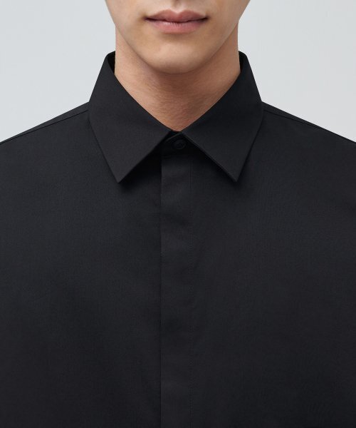 MUSINSA STANDARD（ムシンサスタンダード）の「隠しバートンドレスシャツ[ブラック]（ビジネスシャツ・メンズ・その他・LARGE/X-LARGE/XX-LARGE/SMALL/MEDIUM）」の3枚目の写真