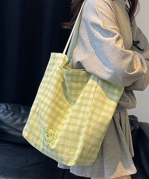 c.u.l（シーユーエル）の「リバーシブル A4サイズ可 大容量 ギンガムチェック ショルダー トートバッグ cula1348（トートバッグ・レディース・グリーン/パープル・FREE）」の16枚目の写真