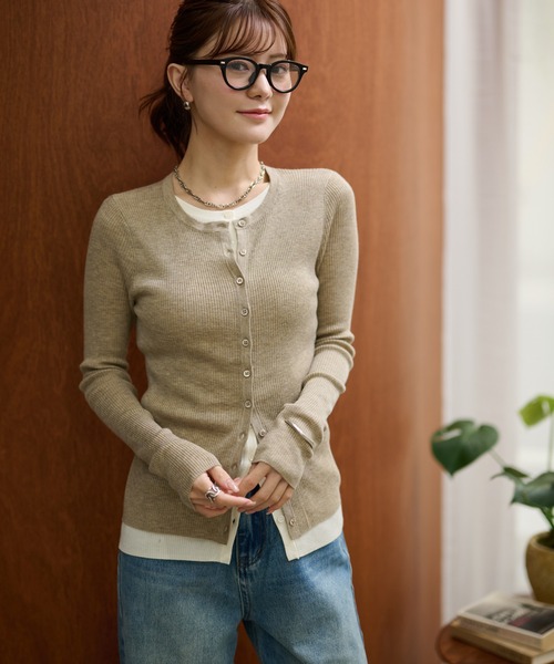 LAULEN(ローレン)の「bicolor layered knit cardigan /配色レイヤード長袖ニットカーディガン(カーディガン/ボレロ・レディース・ベージュ/ブラック/チャコールグレー/レッド・FREE)」の4枚目の写真
