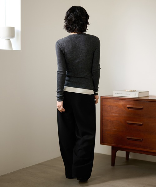 LAULEN(ローレン)の「bicolor layered knit cardigan /配色レイヤード長袖ニットカーディガン(カーディガン/ボレロ・レディース・ベージュ/ブラック/チャコールグレー/レッド・FREE)」の22枚目の写真