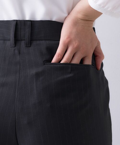 UNTITLED（アンタイトル）の「【仕事着/スーツ】プレミアムテーパードパンツ（その他パンツ・レディース・チャコールグレー/サンドベージュ/ネイビー系2・00/01/02/03/04/42/44/46/48/50）」の5枚目の写真