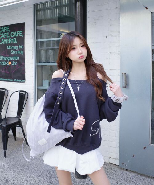 ROSEFRANTZ（ロゼフランツ）の「Eyelet Strap Open Sweatshirt [Charcoal]（スウェット・レディース・チャコールグレー・OS）」の8枚目の写真