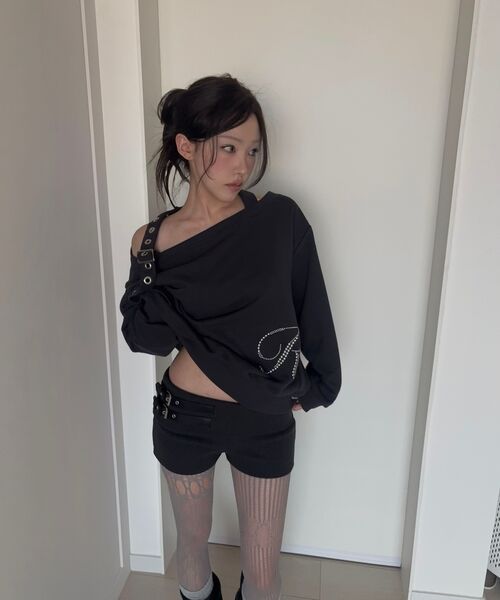 ROSEFRANTZ（ロゼフランツ）の「Eyelet Strap Open Sweatshirt [Charcoal]（スウェット・レディース・チャコールグレー・OS）」の9枚目の写真