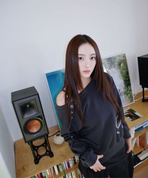 ROSEFRANTZ（ロゼフランツ）の「Eyelet Strap Open Sweatshirt [Charcoal]（スウェット・レディース・チャコールグレー・OS）」の11枚目の写真