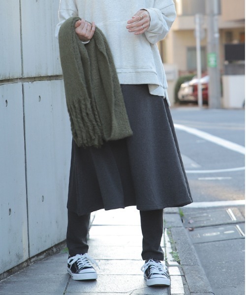 HUG.U(ハグユー)の「裏起毛レギンス付きスカート(スカート・レディース・ブラック/グレー・L/M/3L/2L)」の6枚目の写真