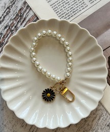 Blanc de Blue（ブランドブルー）の「ホワイトパールブラックフラワー キーチャーム（チャーム）」