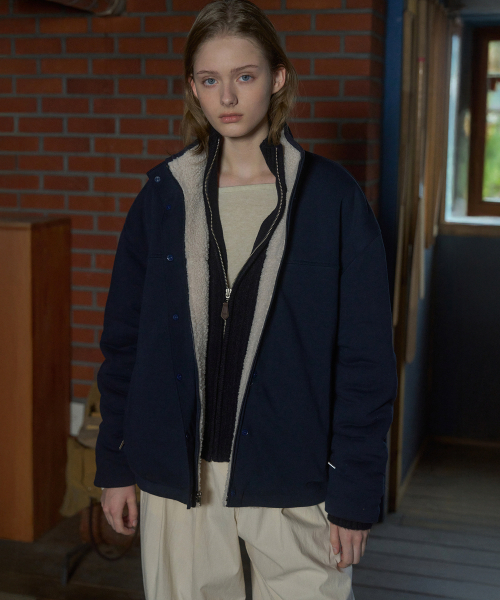 ANDNEEDS(アンドニーズ)の「Kaya reversible fleece jacket (beige)(その他アウター・レディース・その他・FREE)」の3枚目の写真