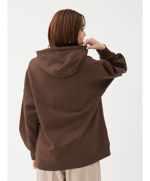 Mila Owen（ミラオーウェン）の「フォルムスリーブ裏起毛フーディー（パーカー・レディース・ブラウン/レッド/ホワイト・F）」の7枚目の写真