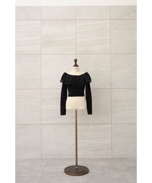 MISTREASS(ミストレアス)の「Double Raffle Off Shoulder Knit Top(ニット/セーター・レディース・ブラック/ベージュ・FREE)」の9枚目の写真