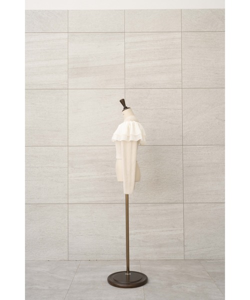 MISTREASS(ミストレアス)の「Double Raffle Off Shoulder Knit Top(ニット/セーター・レディース・ブラック/ベージュ・FREE)」の7枚目の写真