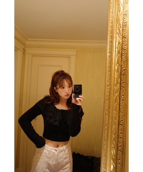 MISTREASS(ミストレアス)の「Double Raffle Off Shoulder Knit Top(ニット/セーター・レディース・ブラック/ベージュ・FREE)」の5枚目の写真