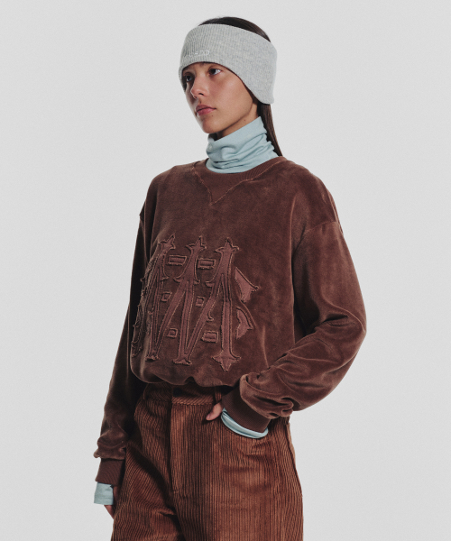 MENASOO(ミナス)の「Applique Velour Sweatshirt_Brown(スウェット・レディース・ブラウン・F)」の2枚目の写真