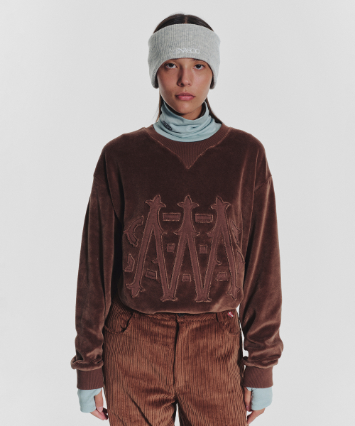 MENASOO(ミナス)の「Applique Velour Sweatshirt_Brown(スウェット・レディース・ブラウン・F)」の4枚目の写真