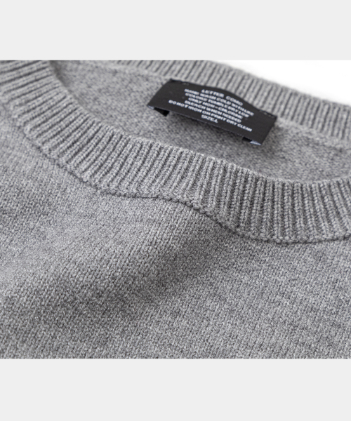 LETTERCOMO(レテルコモ)の「エッセンシャルデイリーラウンドニットグレー(ニット/セーター・レディース・その他・MEDIUM/LARGE)」の3枚目の写真