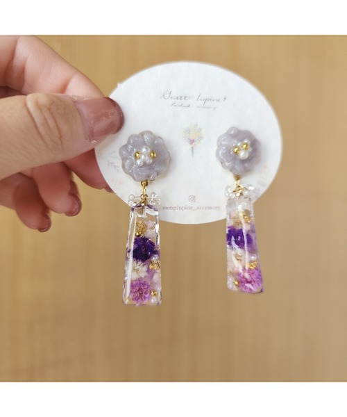tone(トーン)の「【Sweetlupine】【Sweetlupine】【パープル】淡い花形 クリアステック フラワー お花いっぱい レジン ♡サージカルピアス(MA)(ピアス(両耳用)・レディース・パープル・FREE)」の5枚目の写真