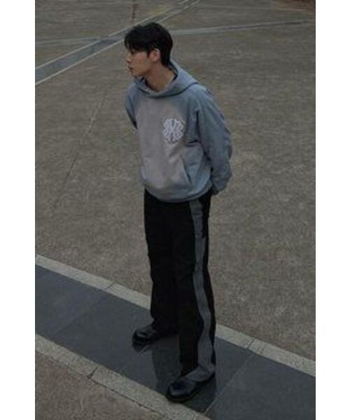 UNGIMMICK(アンジミック)の「WASHED HOODIE (MIDNIGHT BLUE)(パーカー・メンズ・その他・MEDIUM/LARGE)」の10枚目の写真