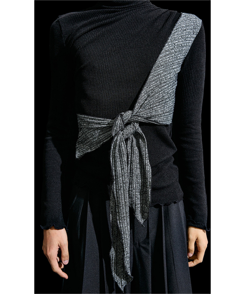RECULER（ルキュレ）の「Cowl string coloration  draped T-shirt Black（ニット/セーター・レディース・その他・FREE）」の3枚目の写真