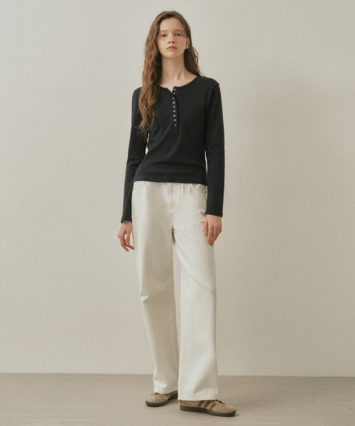 WEDNESDAYOASISFORWOMEN（ウェンズデー オアシス フォー ウーマン）の「ハグムード ヘンリーネック ロングスリーブ_CHARCOAL(W25-TP42)（Tシャツ/カットソー・レディース・チャコール・OS）」の3枚目の写真