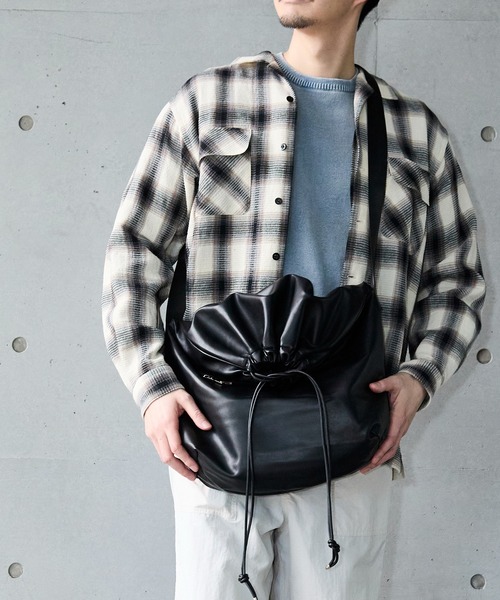 UNION STATION（ユニオンステーション）の「ドローストリングショルダーバッグ（ショルダーバッグ・メンズ・ブラック・FREE）」の10枚目の写真