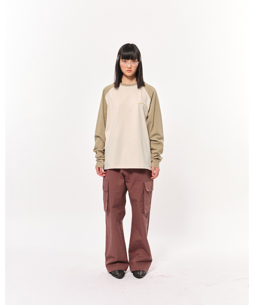 BLUESUNFLOWER（ブルーサンフラワー）の「エッセンシャルシグネチャー刺繍ラグラン長袖Tシャツ[オリーブ]（Tシャツ/カットソー・レディース・その他・MEDIUM/LARGE）」の5枚目の写真
