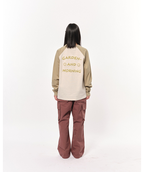 BLUESUNFLOWER（ブルーサンフラワー）の「エッセンシャルシグネチャー刺繍ラグラン長袖Tシャツ[オリーブ]（Tシャツ/カットソー・レディース・その他・MEDIUM/LARGE）」の7枚目の写真