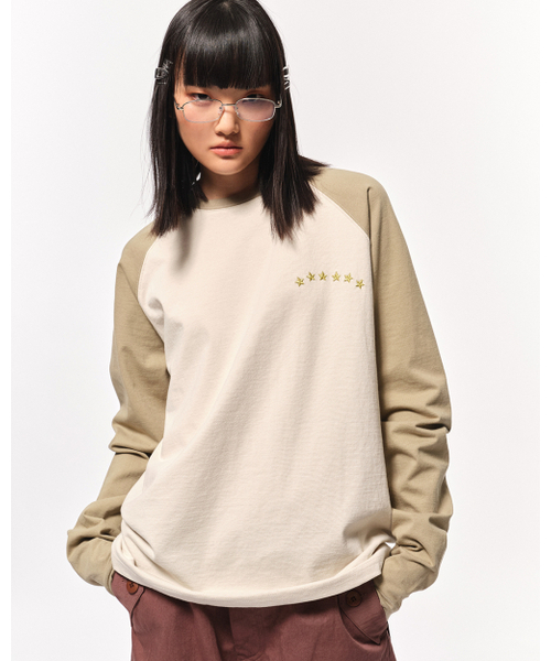BLUESUNFLOWER（ブルーサンフラワー）の「エッセンシャルシグネチャー刺繍ラグラン長袖Tシャツ[オリーブ]（Tシャツ/カットソー・レディース・その他・MEDIUM/LARGE）」の9枚目の写真