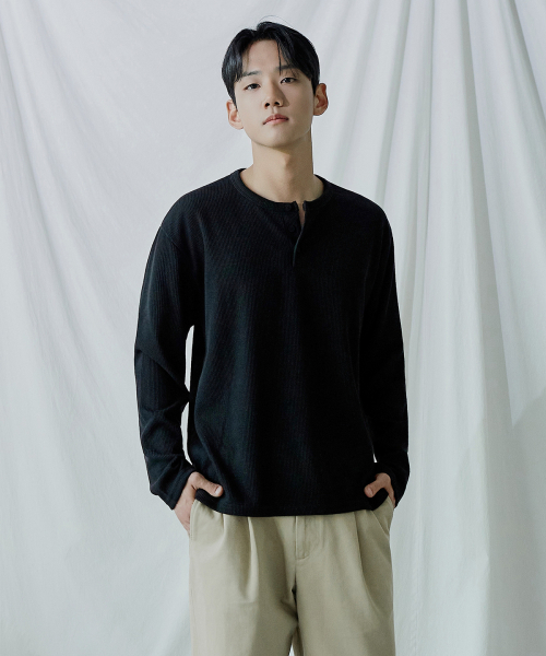 POLYGRAM(ポリグラム)の「リブセミクロップヘンリーネックロングスリーブ - 5COLOR(Tシャツ/カットソー・レディース・ブラック/ブラウン/アイボリー/サンドベージュ/チャコール・MEDIUM/LARGE/X-LARGE)」の9枚目の写真