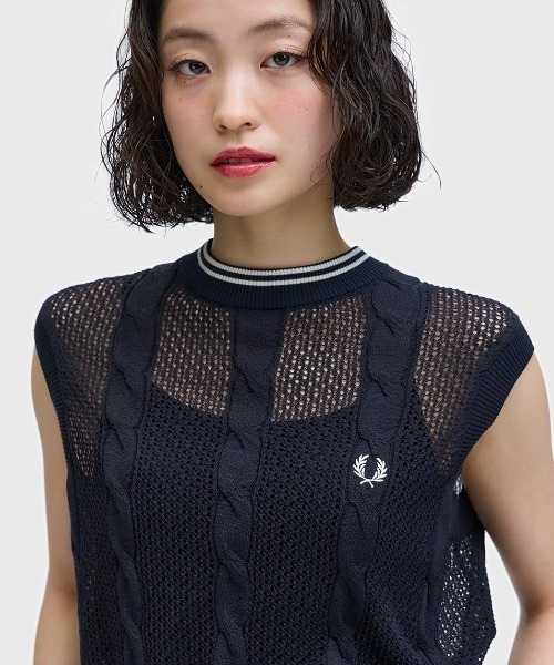 FRED PERRY（フレッドペリー）の「Mesh Cable Knit Tank／メッシュケーブルニットタンクトップ（ニット/セーター・レディース・ネイビー・10）」の5枚目の写真