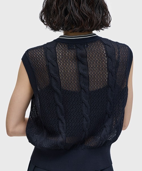 FRED PERRY（フレッドペリー）の「Mesh Cable Knit Tank／メッシュケーブルニットタンクトップ（ニット/セーター・レディース・ネイビー・10）」の7枚目の写真