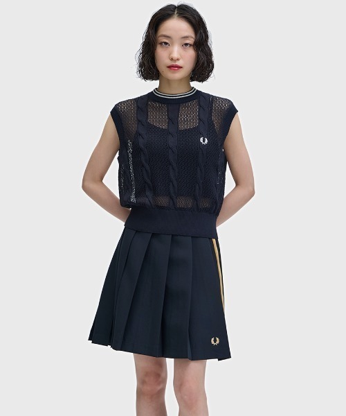 FRED PERRY（フレッドペリー）の「Mesh Cable Knit Tank／メッシュケーブルニットタンクトップ（ニット/セーター・レディース・ネイビー・10）」の3枚目の写真