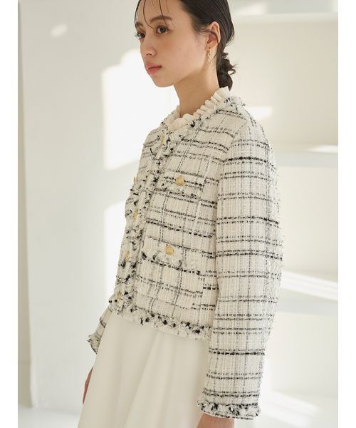SNIDEL（スナイデル）の「デタッチャブルフリルカラーツイードジャケット（ノーカラージャケット・レディース・ホワイト・1/0）」の6枚目の写真