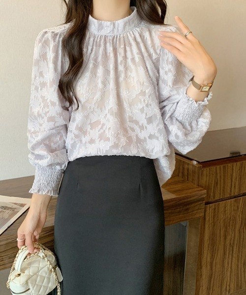 SEU(エスイーユー)の「ジャガードフラワーバルーンスリーブブラウス 長袖 秋服 オフィスカジュアル きれいめカジュアル レディース韓国(シャツ/ブラウス・レディース・ベージュ/ピンク/ブラック/ブルー/グレー・フリー)」の2枚目の写真